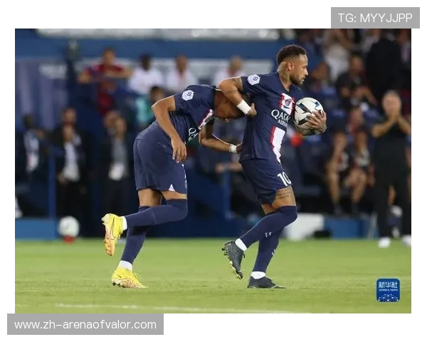 法甲赛季摄影展：比赛瞬间艺术记录