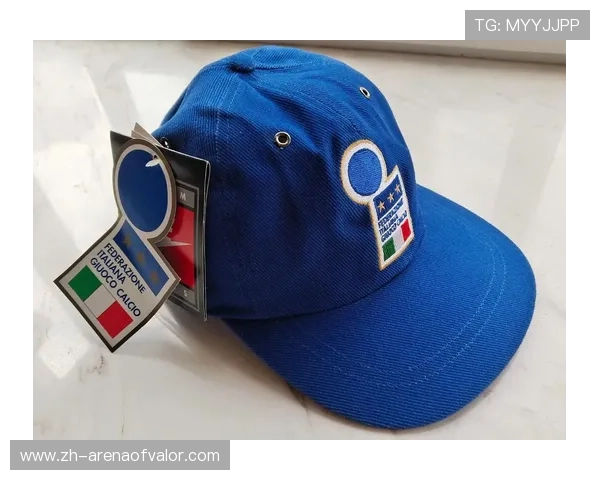 法国足球博物馆举办世界杯回顾展，吸引青少年参观